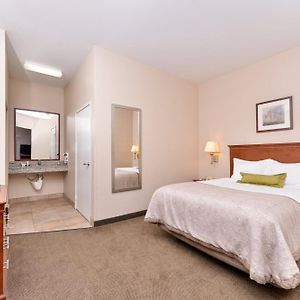 Queen Suite Disability Access